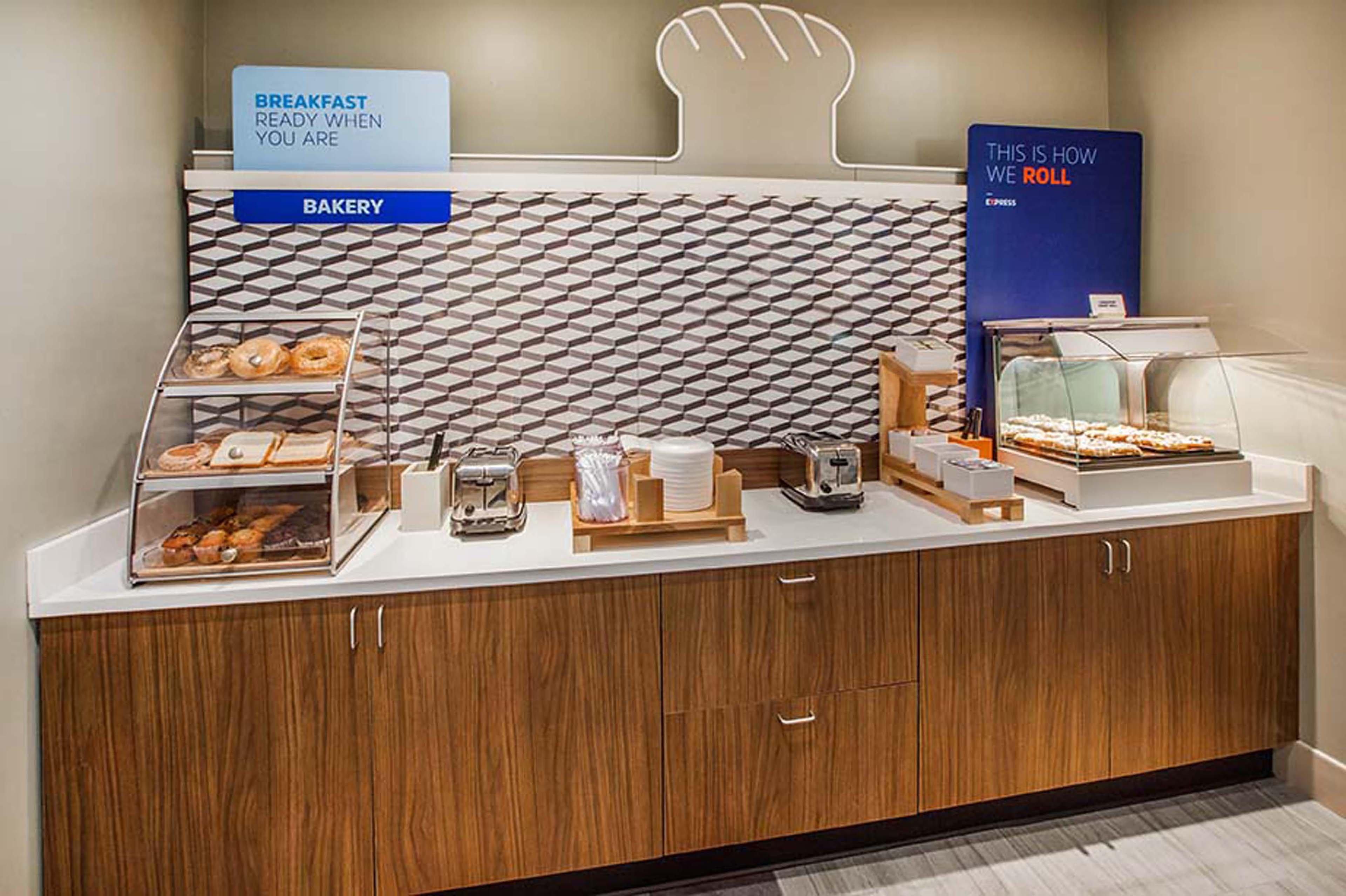 Holiday Inn Express Hanover By Ihg Exteriör bild