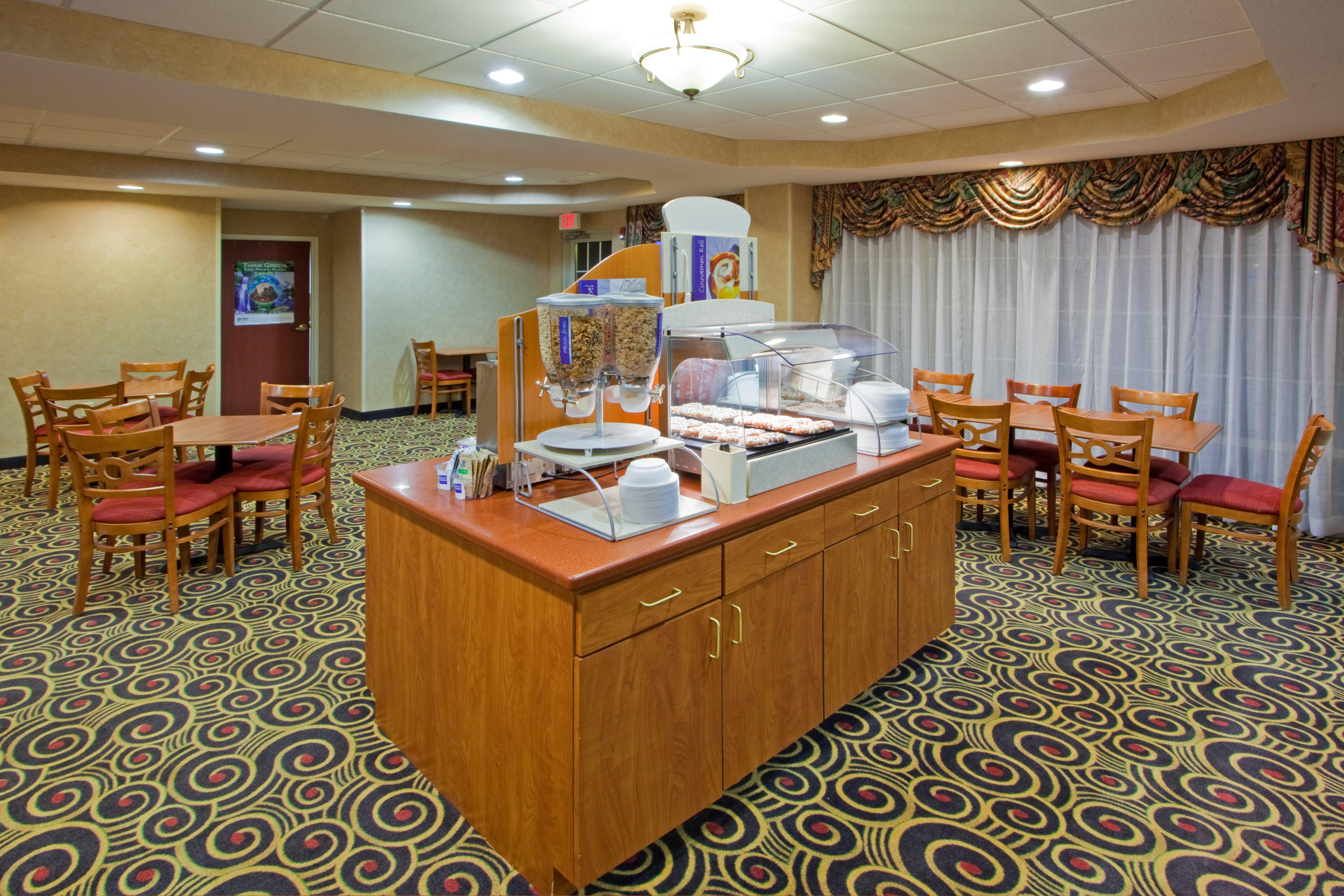 Holiday Inn Express Hanover By Ihg Exteriör bild