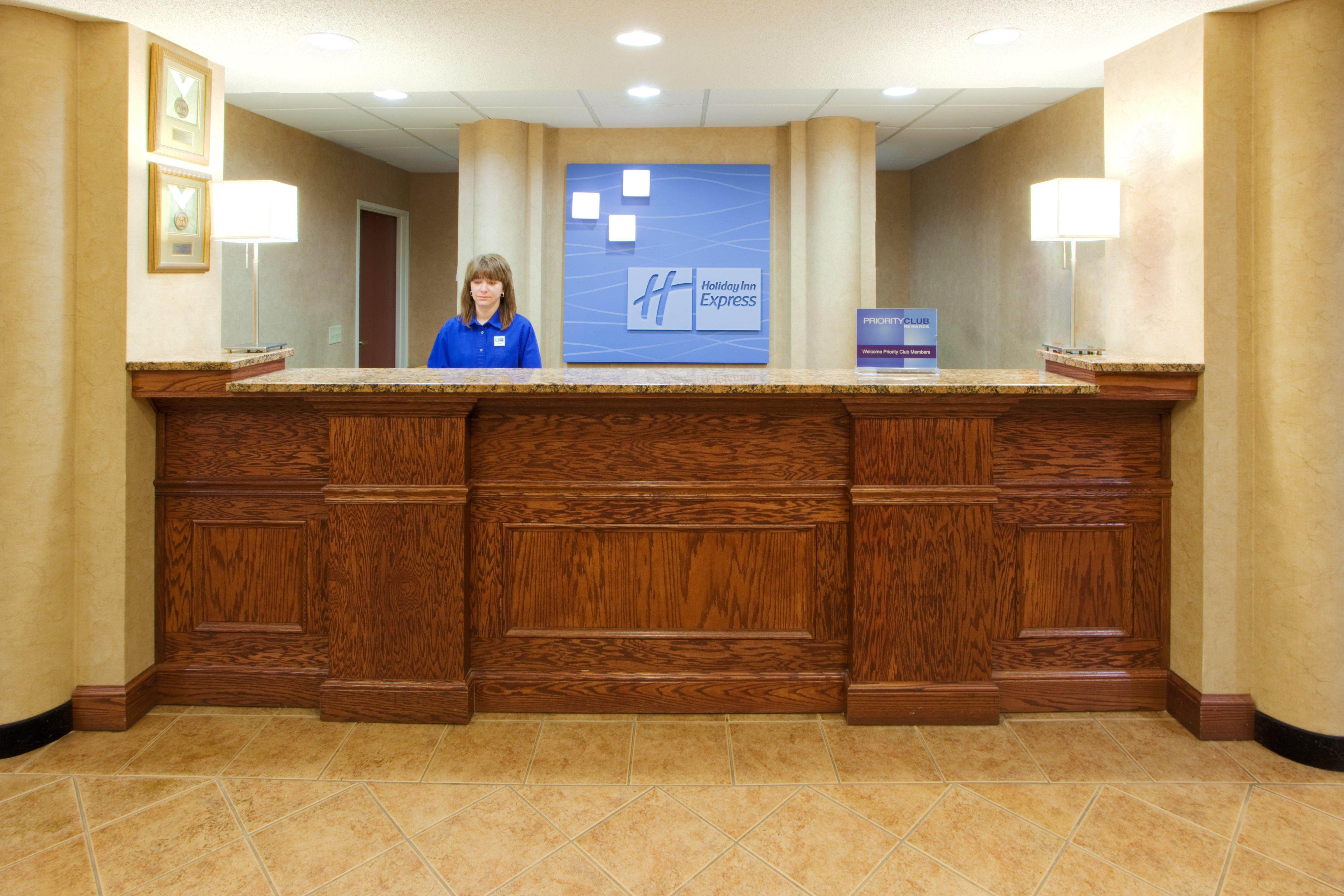 Holiday Inn Express Hanover By Ihg Exteriör bild